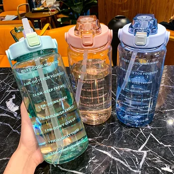 2 литрова бутилка за вода със сламен маркер за време Външна бутилка за пътуване на открито за деца момичета Лятна пластмасова чаша Kawaii Нова