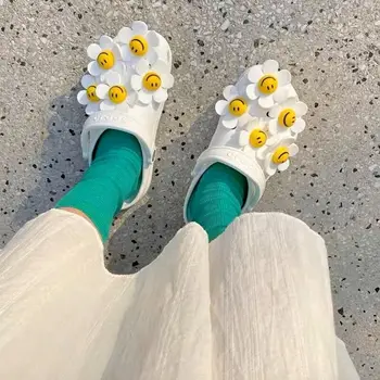 3D карикатура Croc Charms Smile Sun Flower Charms за Croc DIY Моден комбиниран костюм Катарама за обувки Girlish обувки аксесоари Ново